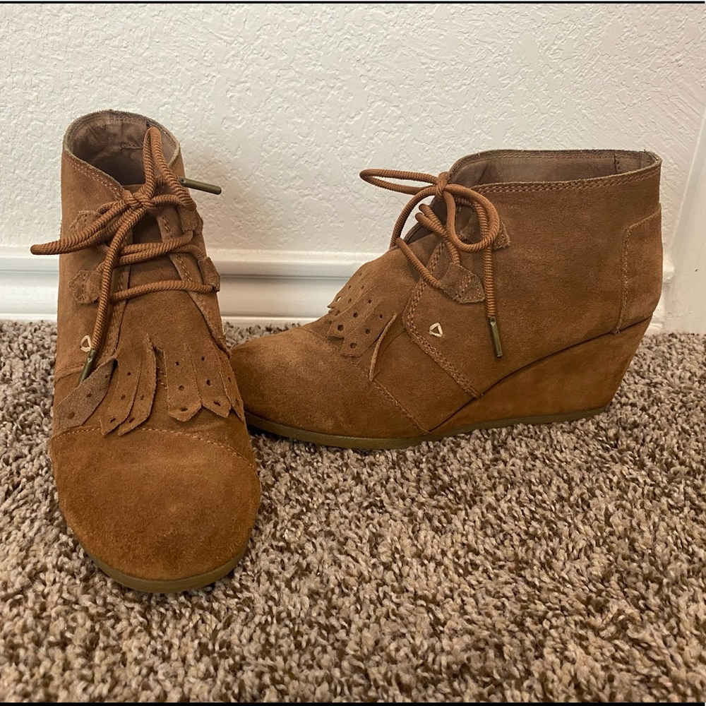 Toms Lace Up Wedge Booties